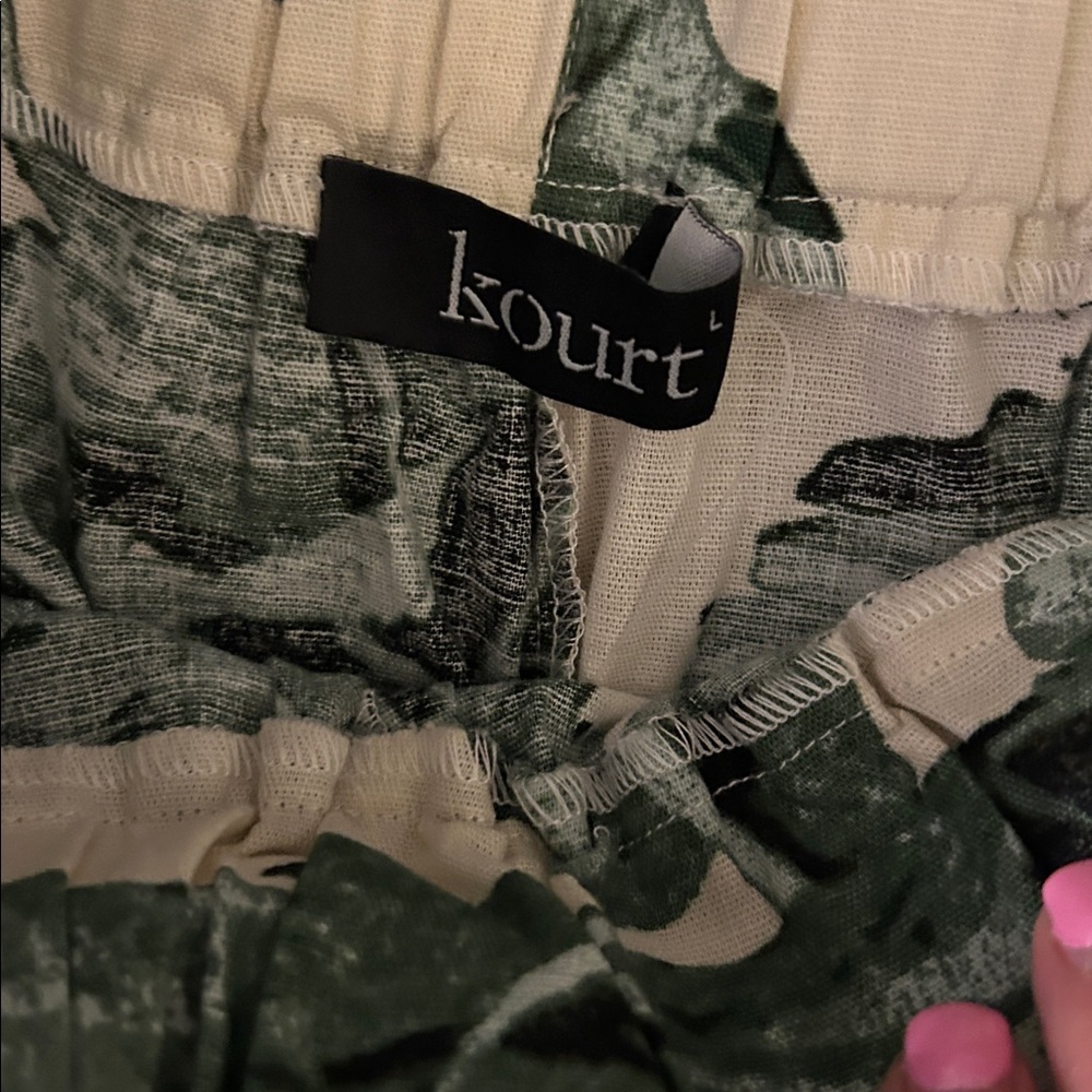 Kourt Willow 2 piece set, tropical print, size large - Picture 5 of 9